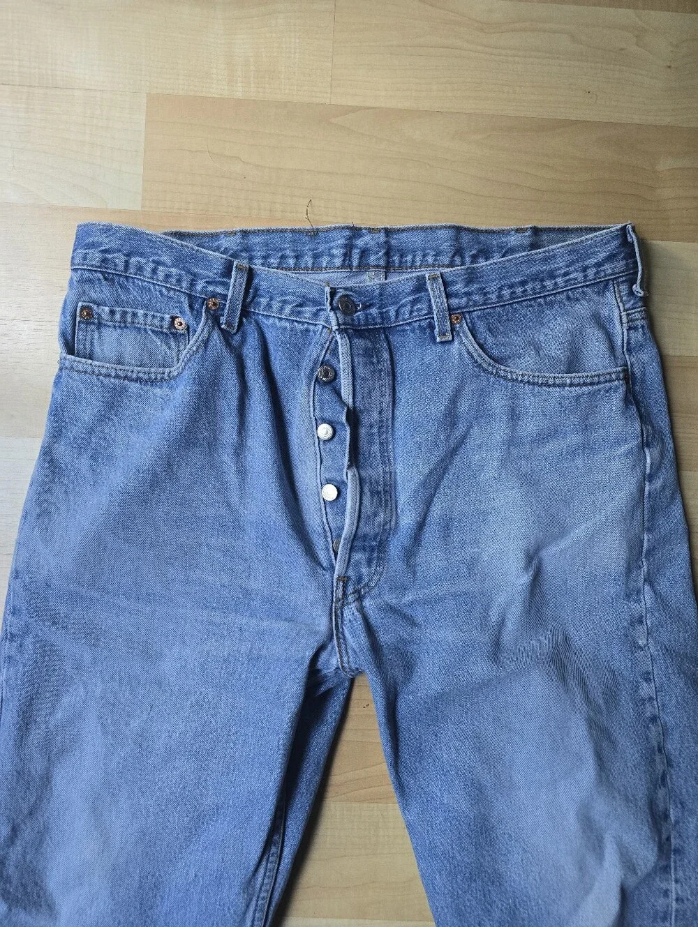 Vintage Levi's Men's Light Blue Straight Leg Jeans - Levi 501 Made In USA  40X32